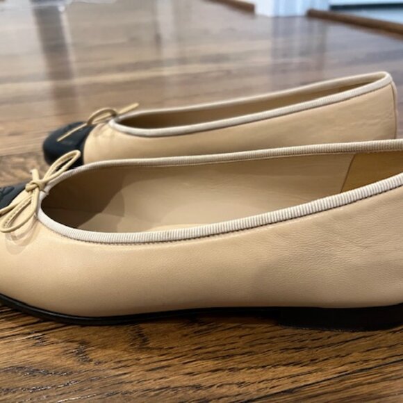 Chanel Lambskin Ballet Flats - Beige and Black 39 - Picture 6 of 7